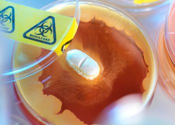 Antibiotico boomerang. Un milione e 200 mila morti nel 2019 a causa di batteri imbattibili. Uno studio su The Lancet racconta le morti da eccesso di antibiotici e un futuro sempre più difficile.