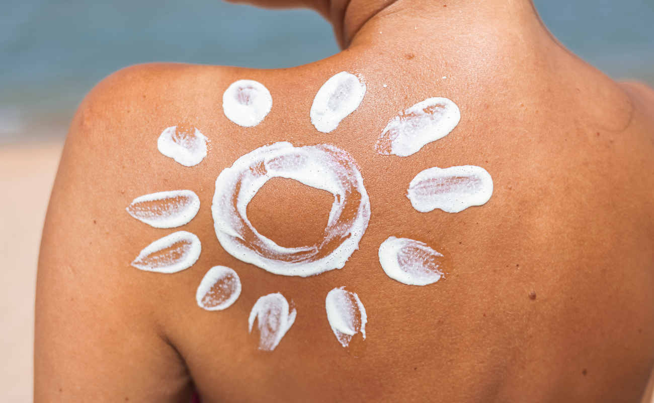 Attenti al sole! I consigli per difendersi dall’esposizione. Per difendersi, sono necessarie non solo l’ispezione e l’epiluminescenza, ma anche una completa mappatura dei nei.